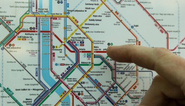 how to get around Budapest 