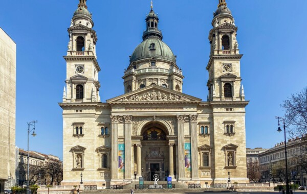 famous churches in Budapest